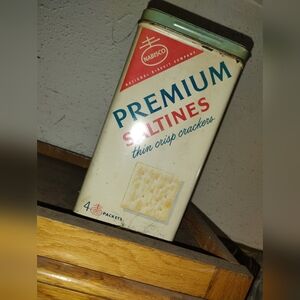 Vintage rustic saltines tin can